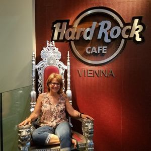 Meet your Posher, Debbie